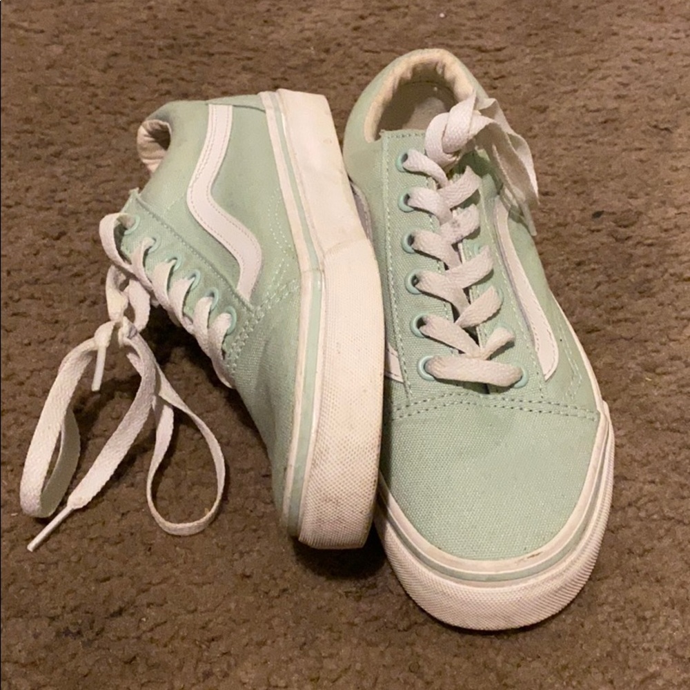 Vans - Picture 2 of 8